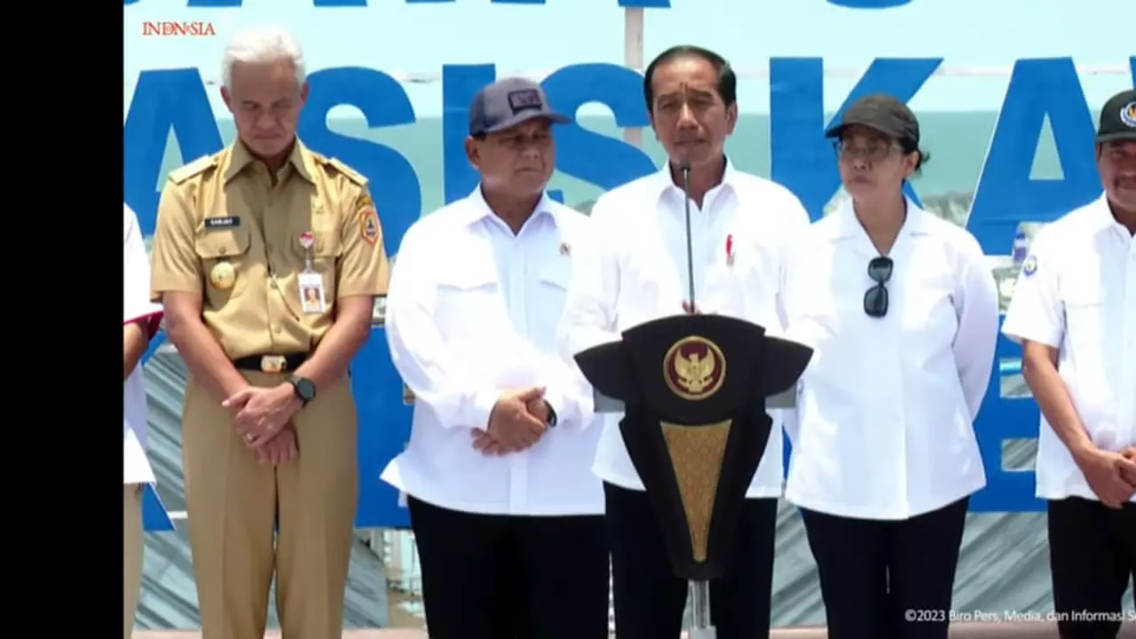 Presiden Joko Widodo atau Jokowi meresmikan Tambak Budidaya Udang Berbasis Kawasan di Kabupaten Kebumen, Jawa Tengah, Kamis (9/3/2023)