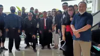 Beri Dukungan Rekannya, Sejumlah Notaris dan PPAT Datangi PN Jaksel