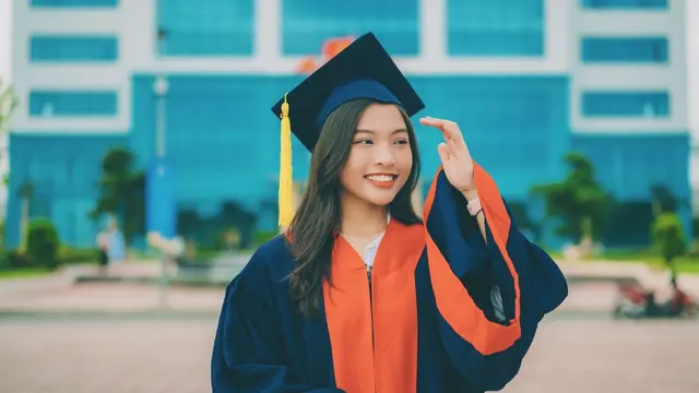 Ilustrasi wisuda, lulus kuliah