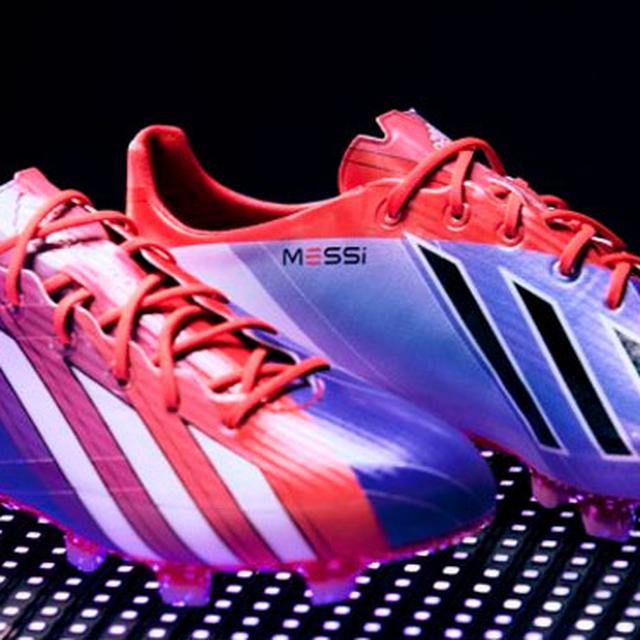 Intip Sepatu Baru Yang Dipakai Messi Musim Depan Bola Liputan6 Com