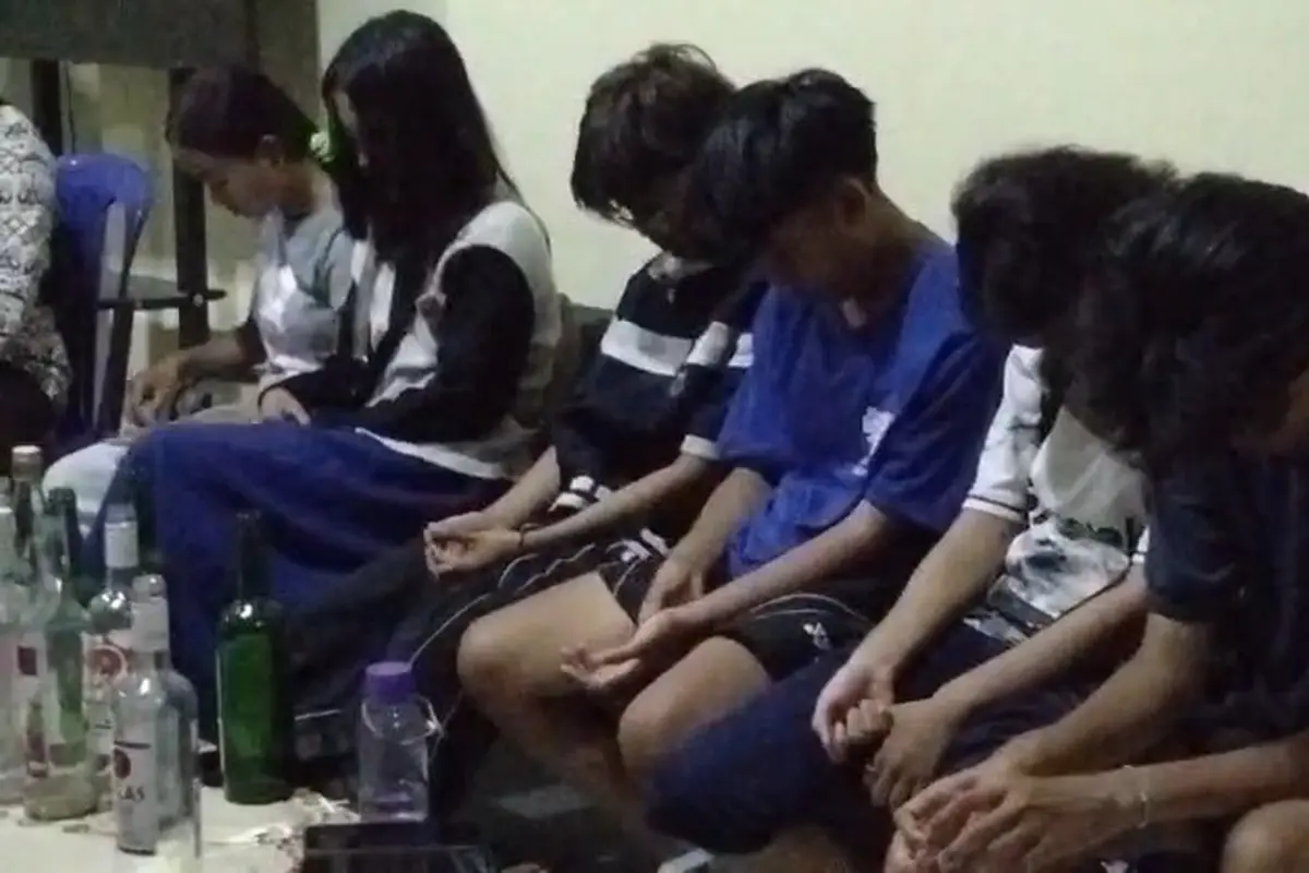 7 Remaja Putri di Metro Digerebek Saat Pesta Miras, 3 Ngaku Jalin Hubungan Sesama Jenis
