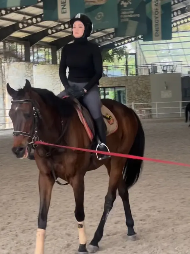 Mulan Jameela berkuda (Instagram/mulanjameela1)