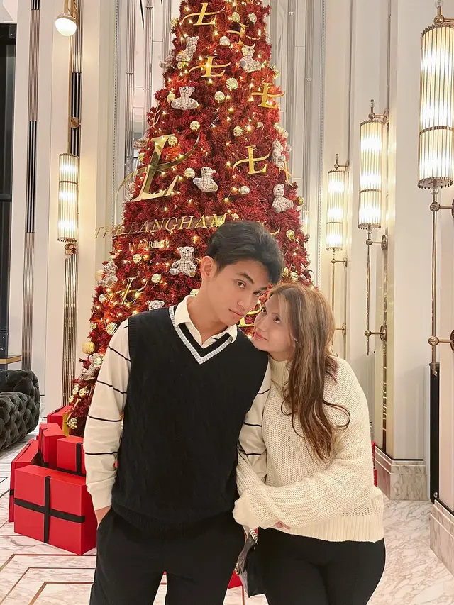 Akhirnya Dilamar, 8 Gaya Bucin Serasi Casandra Lee dan Ryuken Lie Saat Concert Date hingga Kondangan