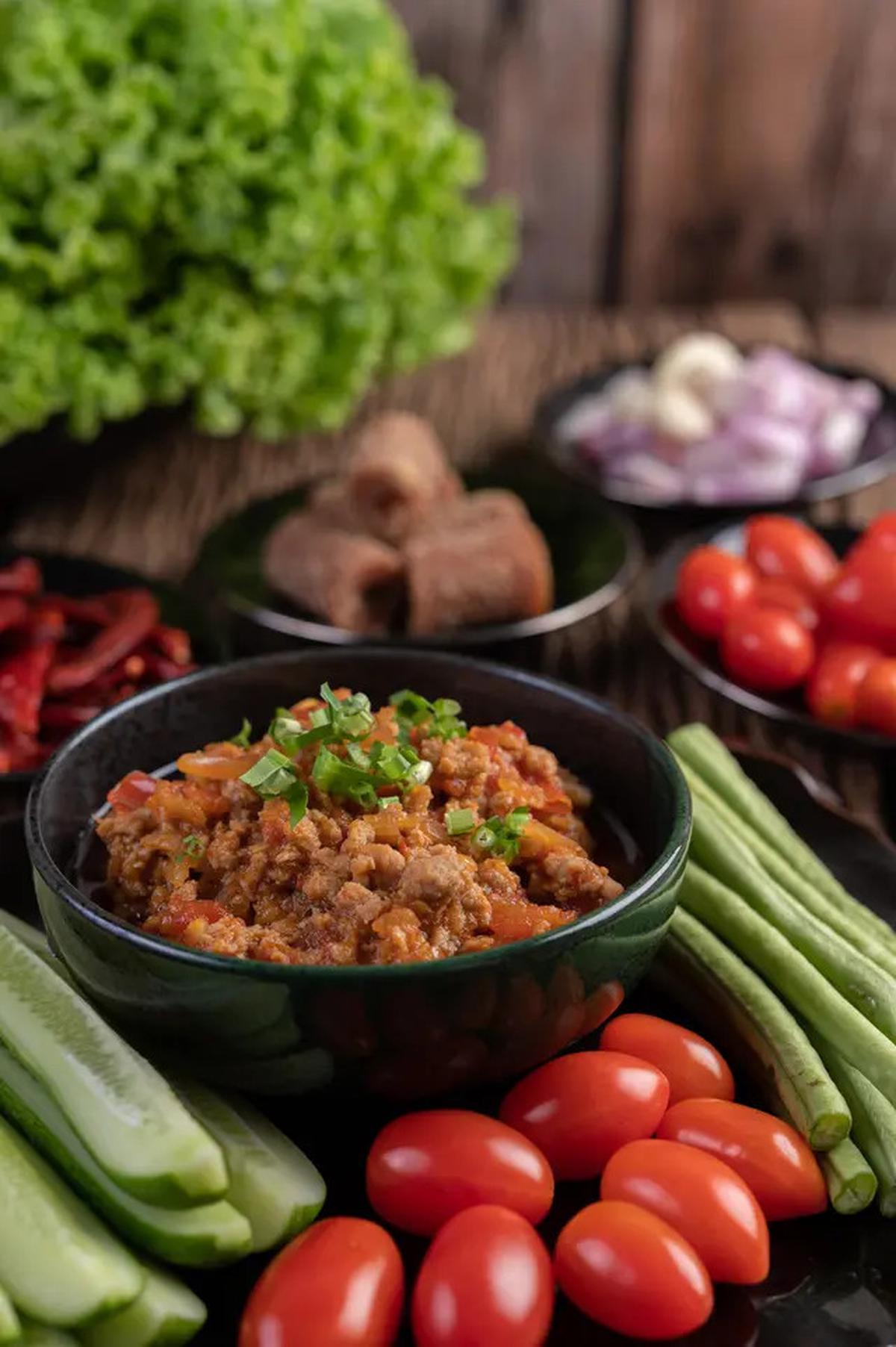Awas! 5 Makanan Ini Tak Boleh Dikonsumsi Mentah, Perhatikan Tingkat Kematangannya