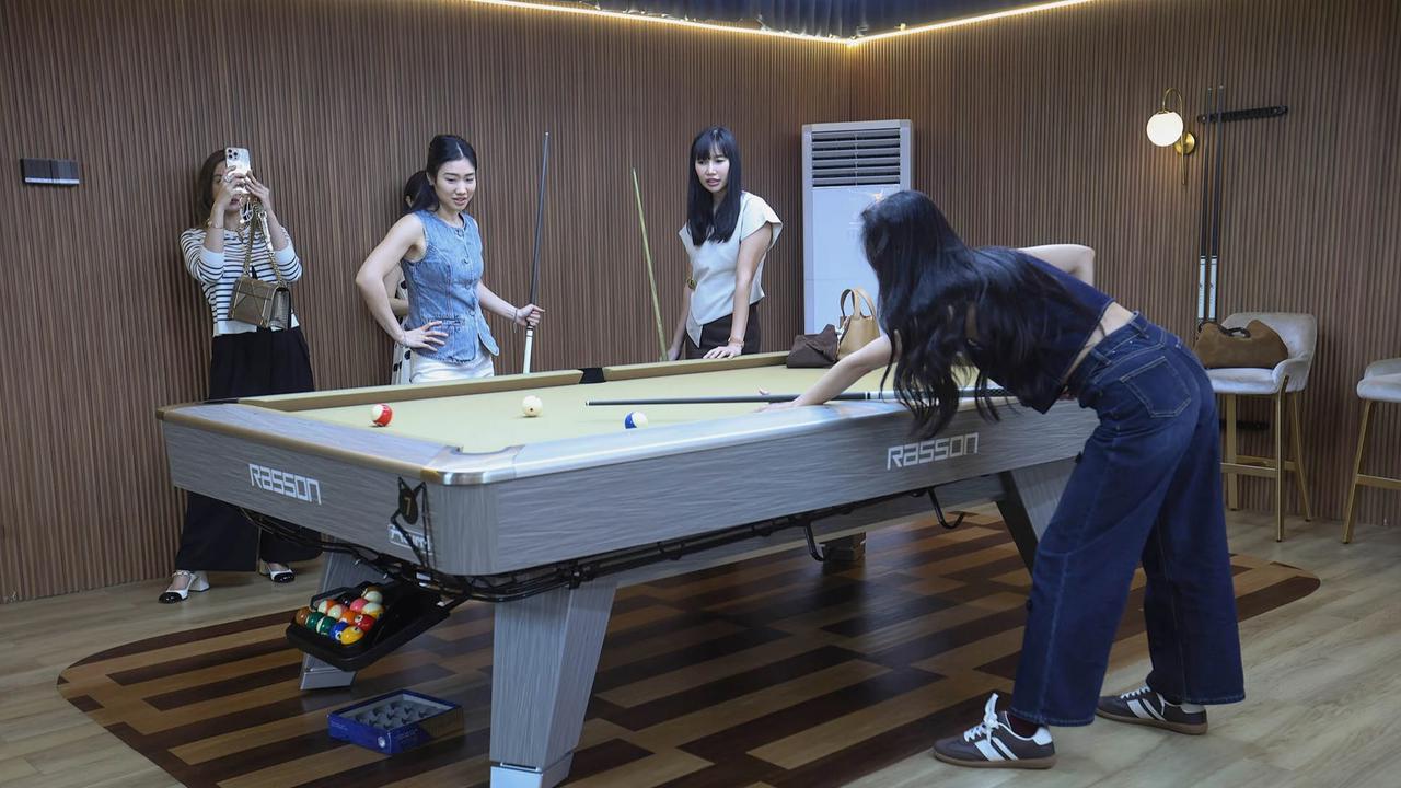 FOTO: Gowadra Billiard Hadirkan Ruang Hiburan Keluarga di PIK 2