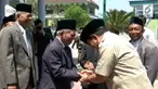 Capres no urut 2 Prabowo Subianto mendatangi Pondok Pesantren Modern Gontor. Prabowo menggelar pertemuan tertutup dengan pimpinan dan ulama Pondok Pesantren Gontor