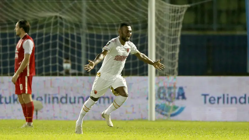 FOTO: Patrich Wanggai Bawa PSM Makassar Unggul atas Persija Jakarta di Babak Pertama