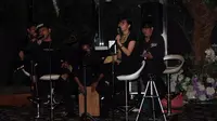 Suguhan akustik dari Grand Mercure Jakarta Harmoni dalam perayaan Earth Hour (Foto: Dok Grand Mercure Jakarta Harmoni) 