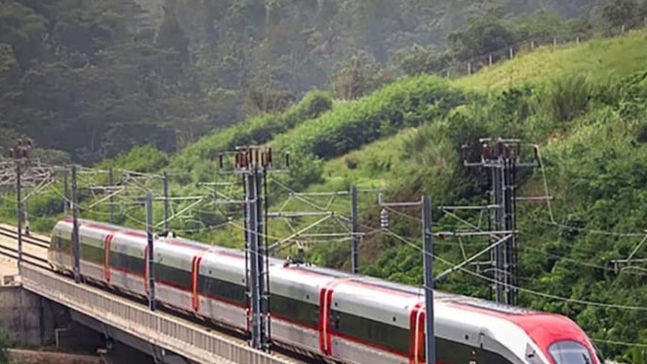 Perjalanan Kereta Cepat Whoosh