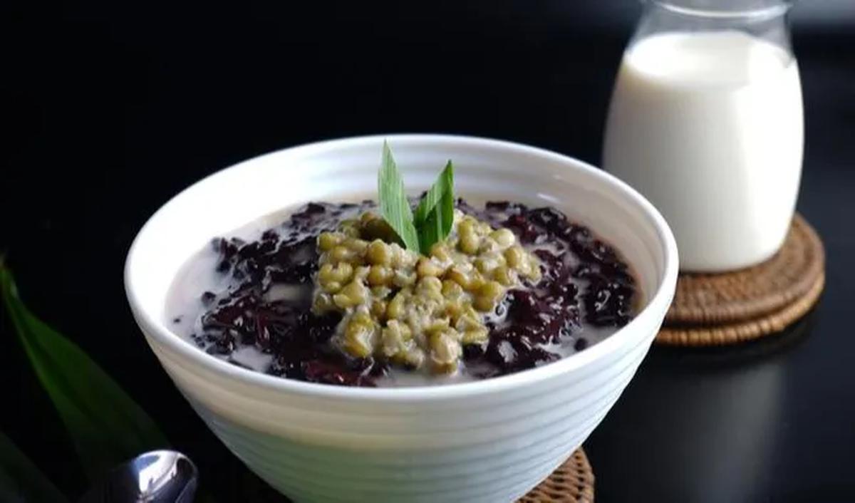 3.	Bubur Kacang Hijau Ketan Hitam