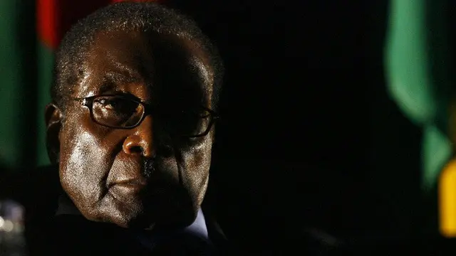 Robert Mugabe menjadi penguasa Zimbabwe selama 37 tahun