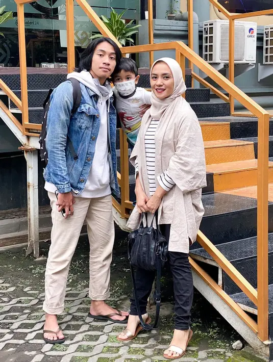 Di usianya yang menginjak 37 tahun, wajah Enno Lerian masih banyak mengecoh orang, karena dianggap masih sangat muda. (Instagram @ennolerian_)