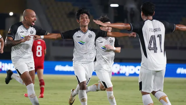 Borneo FC Samarinda melawan Persija Jakarta di babak semifinal Piala Presiden 2024.