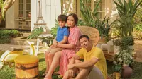 Nagita Slavina, Raffi Ahmad, dan Rafathar. (Foto: Rio Motret dari Instagram @riomotret)