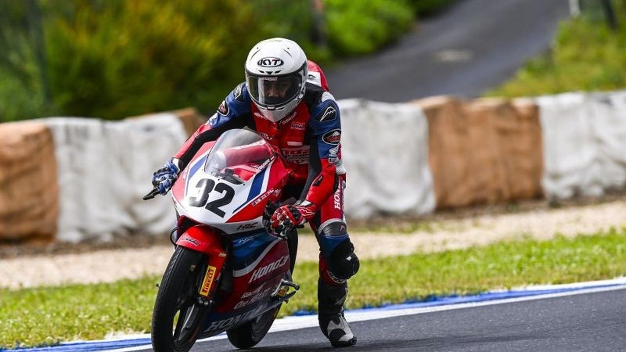 Kiandra Ramadhipa Ukir Sejarah, Raih Kemenangan Dramatis di MotoGP Rookies Jerez
