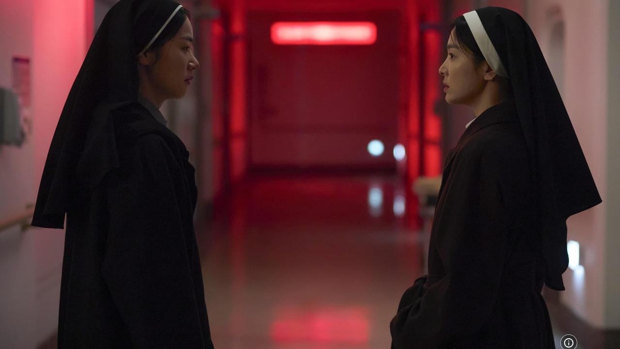 Review Film 'DARK NUNS' yang Dibintangi Song Hye Kyo, Penuh Plot Twist