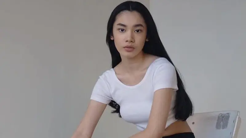 6 Potret Audrey Bianca, Peserta Indonesia's Next Top Model yang Viral Tak Bisa Gunting Kuku