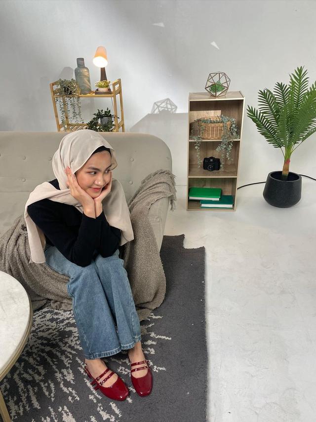 8 Inspirasi Outfit Kuliah dari Xaviera Putri yang Bikin Terlihat Pintar dan Stylish