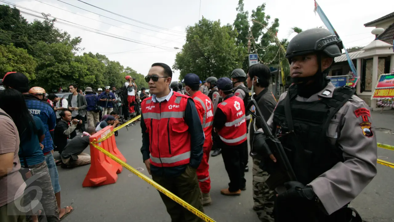 20160705-Pasca Ledakan, Petugas Jaga Ketat Lokasi Sekitar Mapolresta Solo