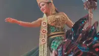 Yura Yunita 3 Kali Bintangi Pagelaran Sabang Merauke, Kini Ditantang Naik Motor di Backstage