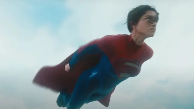 Sasha Calle sebagai Supergirl