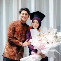 Momen Lesti Kejora wisuda sarjana (credit: instagram/lestikejora)