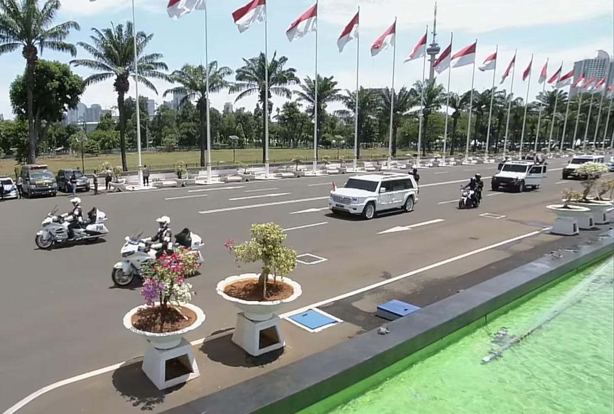 Mobil Maung Garuda yang dinaiki Prabowo Subianto