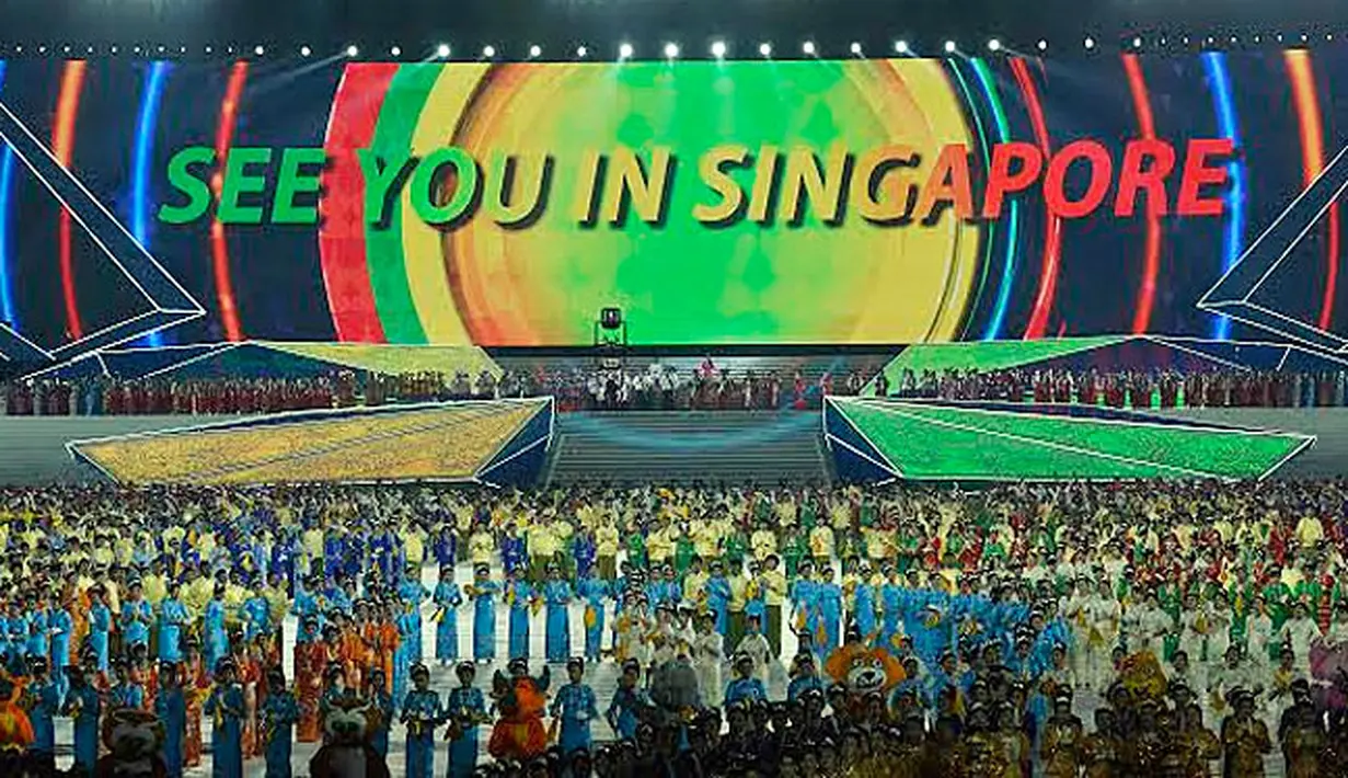 Ribuan penari menyemarakkan Upacara Penutupan SEA Games Ke-27 di Stadion Wunna Theikdi, Naypyitaw, Myanmar, Minggu (22/12/13) (Antara Foto/Prasetyo Utomo). 