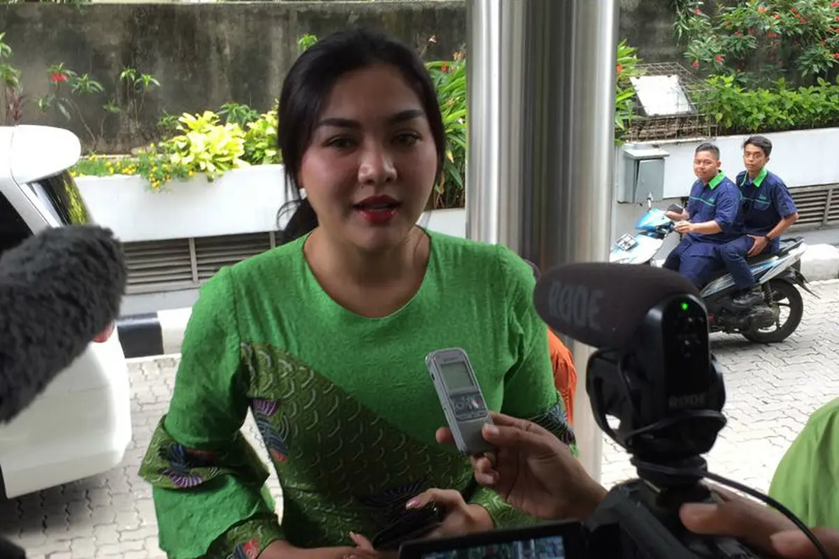 Artis Vicky Shu mendatangi Bareskrim Polri