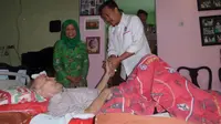 Masih Terbaring Lemah, Menpora Jenguk Paul Cumming