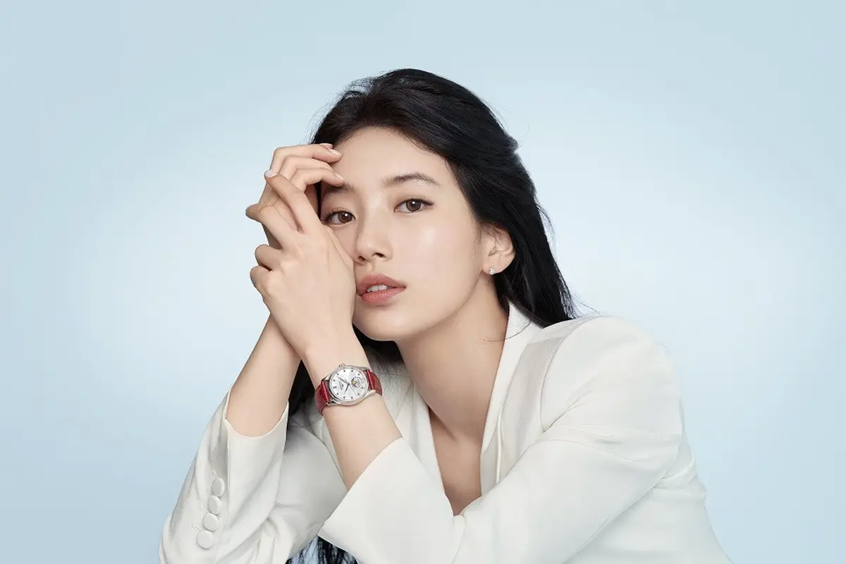 Pesona Bae Suzy Jadi Brand Ambassador Jam Tangan Mewah 