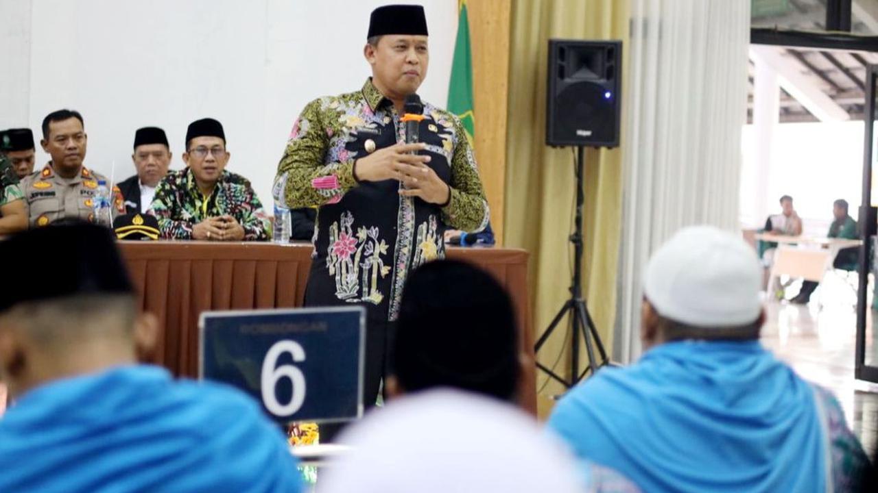 PKS Bekasi sudah mengirimkan surat dan berkomunikasi dengan Plt Wali Kota tetapi tetap tidak memberikan izin penggunaan  stadion.