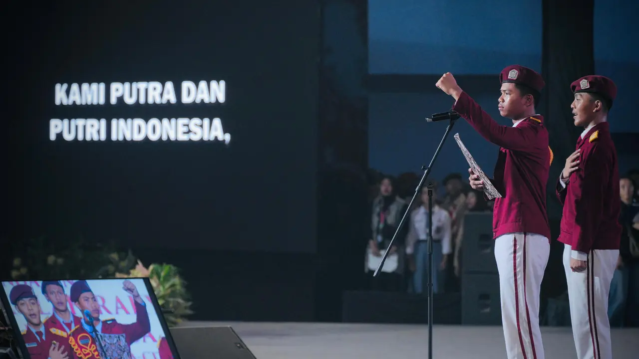 Siswa Sekolah Rakyat saat memimpin pembacaan ikrar Sumpah Pemuda di GOR Sudiang, Makassar. (Dok. Istimewa)