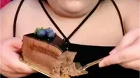 Pan Xiaoting, Youtuber China yang kerap mengunggah konten mukbang. (dok. Screenshoot https://news.creaders.net/)