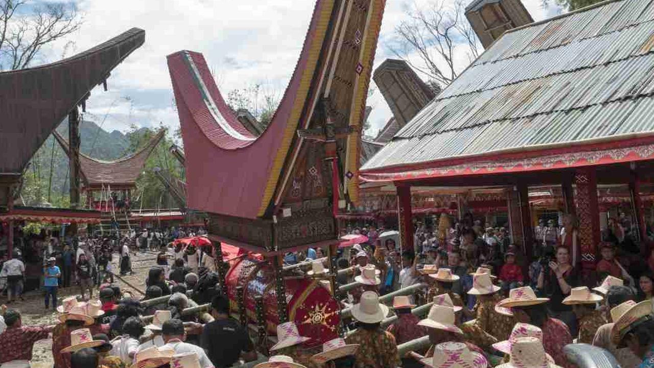 5 Tradisi Unik Pemakaman di Berbagai Negara, Ada yang Diwarnai Tarian Penuh Bahagia