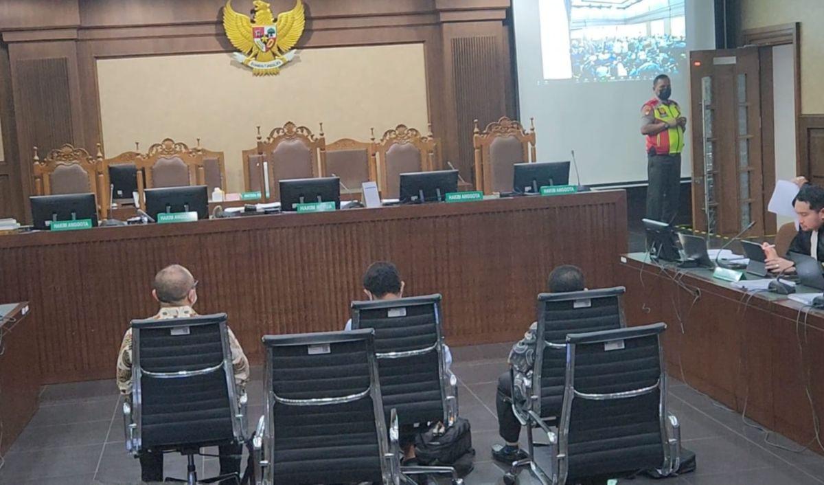 Majelis Hakim Pengadilan Negeri Tipikor Fahzal Hendri heran.