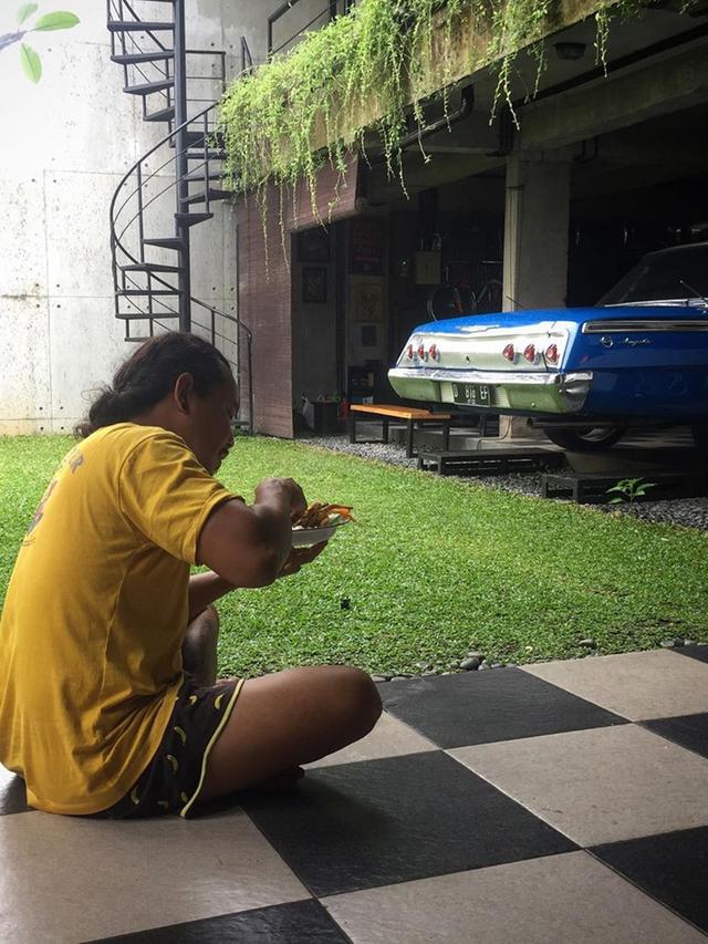 6 Potret Rumah Unik Cella Kotak, Berkonsep Basement di Pinggir Sawah