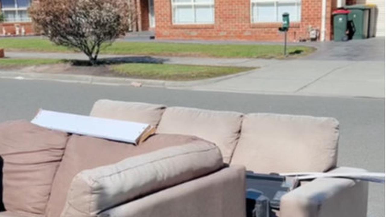 Temui Sofa Bekas Kondisi Bagus hingga Laptop, Aksi WNI 'Mulung' Barang-Barang yang di Jalanan Australia Ini Curi Perhatian
