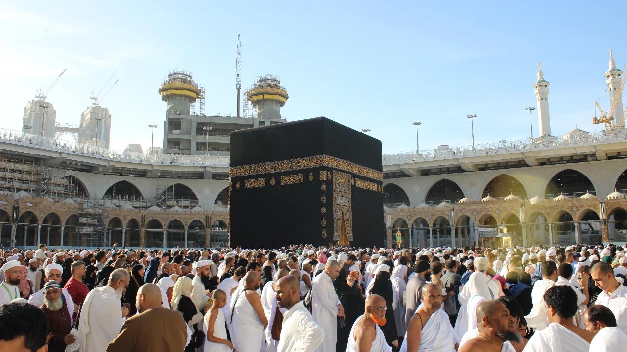 Epstein Files Ungkap Potongan Kain Suci Kabah dari Makkah Dikirim ke Epstein Lewat Kontak UEA