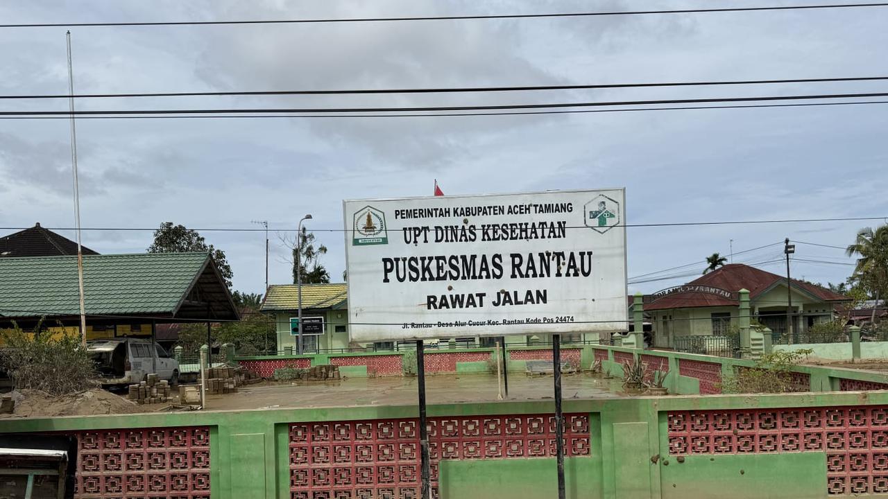 Pulihkan Layanan Kesehatan Masyarakat Aceh Tamiang, Pertamina Turun Tangan Bersihkan Puskesmas Rantau