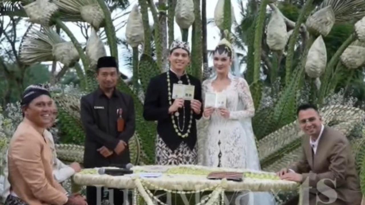 Potret Tegang Wajah Luna Maya dan Maxime Bouttier saat Ijab Qabul, Sampai Tarik Napas Panjang Berkali-kali