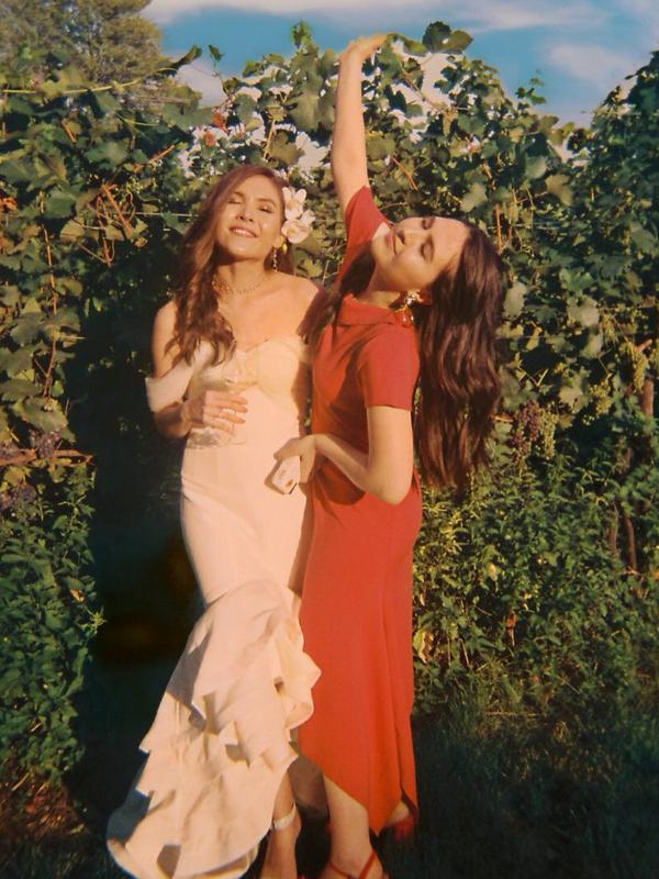 Olivia Jensen dan Sabrina Jensen (Sumber: Instagram/oliviajensen)