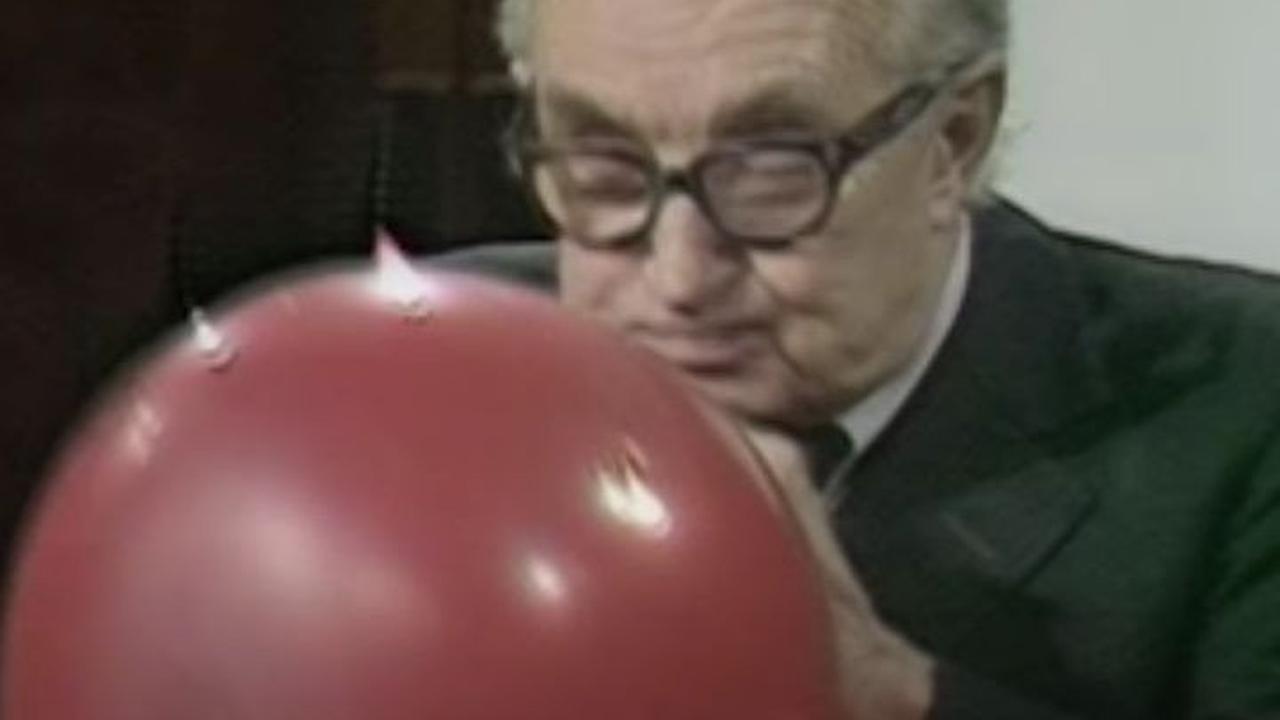 Suara Pria Ini Berubah Jadi Donald Bebek Usai Hirup Helium, Ini Penjelasan Sains