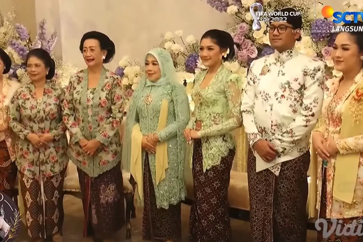 Cantiknya Erina Gudono di Momen Siraman dan Langkahan dalam Balutan Kebaya Hijau Rancangan Intan Avantie