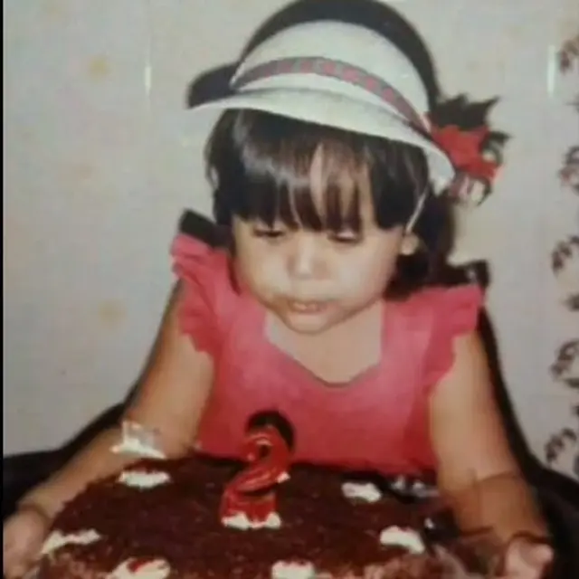6 Potret Masa Kecil Angelica Simperler, Genap 38 Tahun Tetep Punya Wajah Baby Face