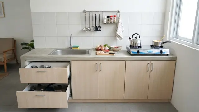 Dapur Memanjang 1,5 Meter dengan Kabinet Bawah Sederhana
