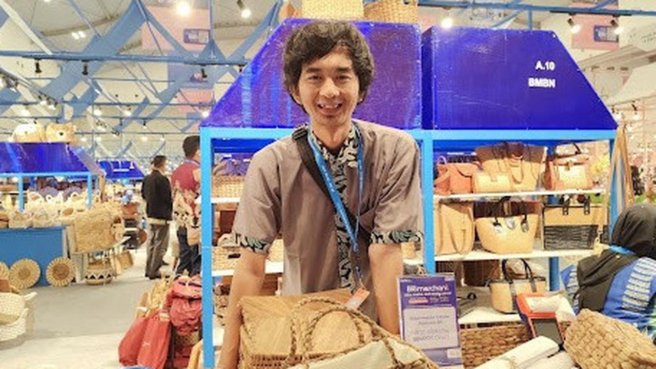Kisah Inspiratif UMKM Bengok Craft, Ubah Eceng Gondok Jadi Produk Menarik Hingga Tembus Pasar Internasional