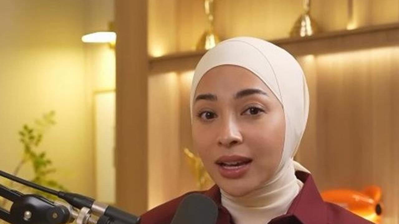 7 Gaya Hijab Simpel Terbaru ala Nikita Willy, Tampil Elegan dan Anggun di Setiap Momen