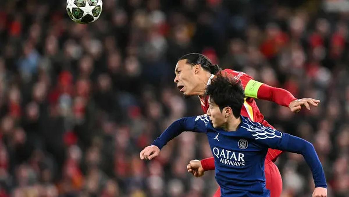 Rooney Sentil Van Dijk: Sikap Malasnya Bikin Liverpool Kebobolan!