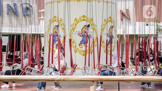 FOTO: Pelonggaran PPKM Level 3, Ancol Kembali Ramai Pengunjung